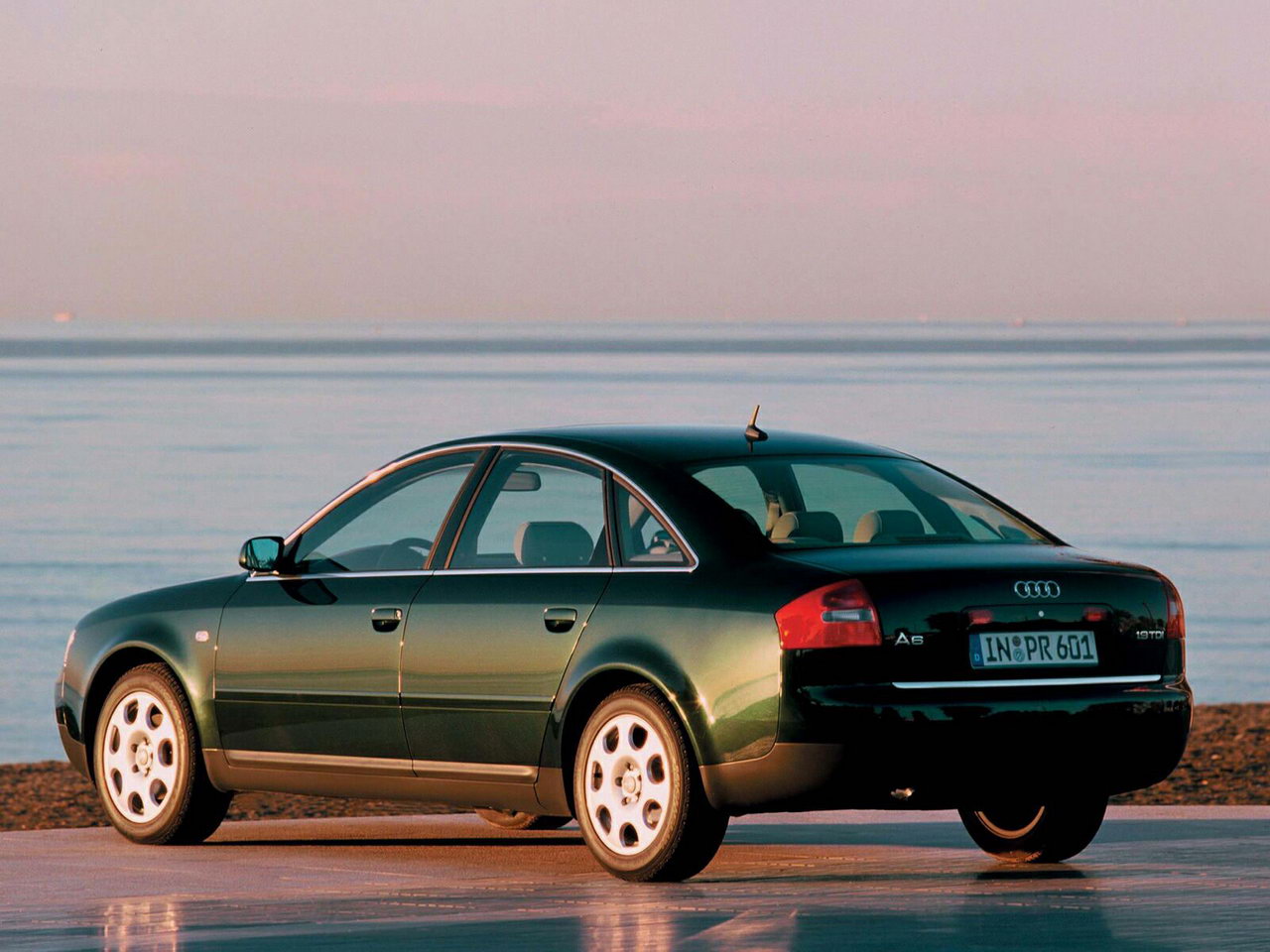 Audi A6 1997 002.jpg